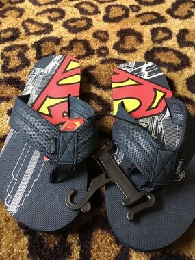 Superman Men's Graphic Flip Flops Thong Sandals Slides Small 7/8 Multi-Color
